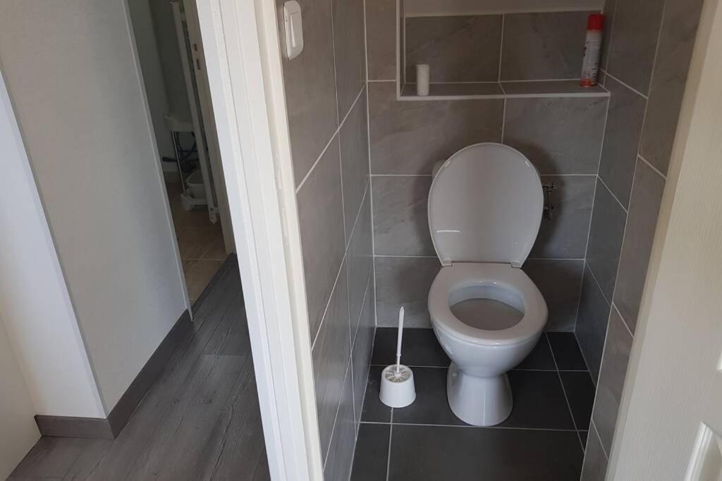 Agréable maison neuve, 5 personnes, piscine hors-sol privée du 15 juin à mi-septembre Moëlan-sur-Mer Extérieur photo